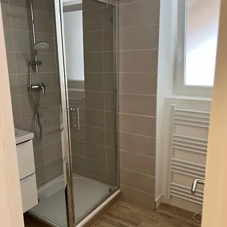 Des Perroquets Apartment